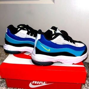 Toddler shoes size 6c